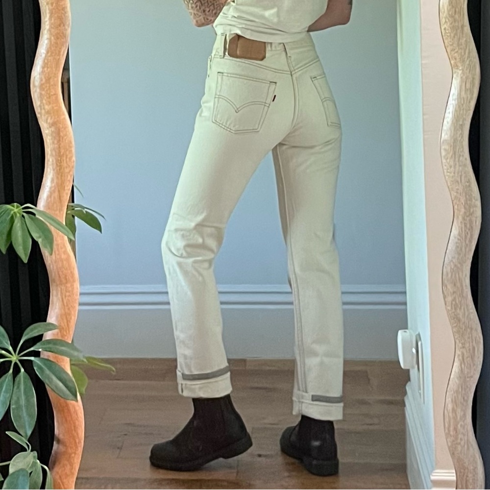 ❌SOLD❌ 🇺🇸 Vintage Levi’s Cream/Beige 501’s with Brown Seams
